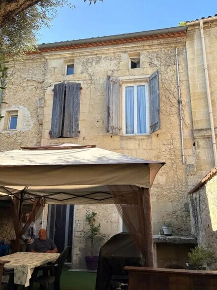 Local d'activités dans Rauzan à vendre - Photo de l’immeuble – Image 3 sur 4