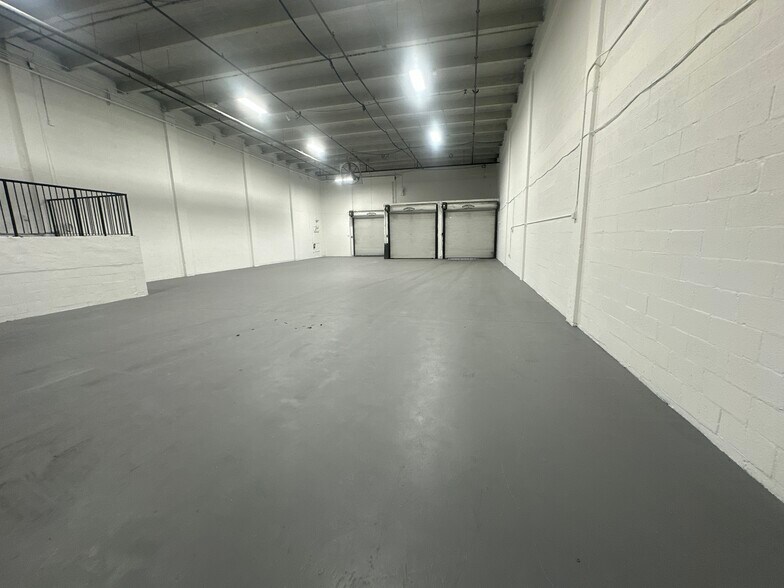 6055 NW 87th Ave, Miami, FL à louer - Photo de l’immeuble – Image 3 sur 13