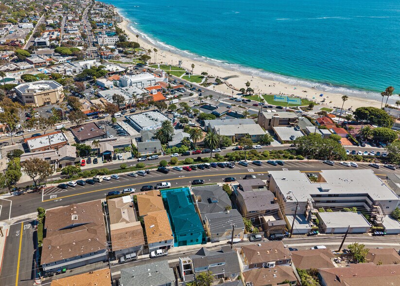 216 Cliff Dr, Laguna Beach, CA à vendre - Photo de l’immeuble – Image 2 sur 11