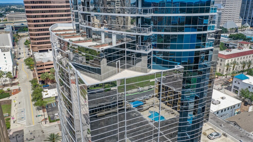111 N Magnolia Ave, Orlando, FL à louer - Photo de l’immeuble – Image 3 sur 35