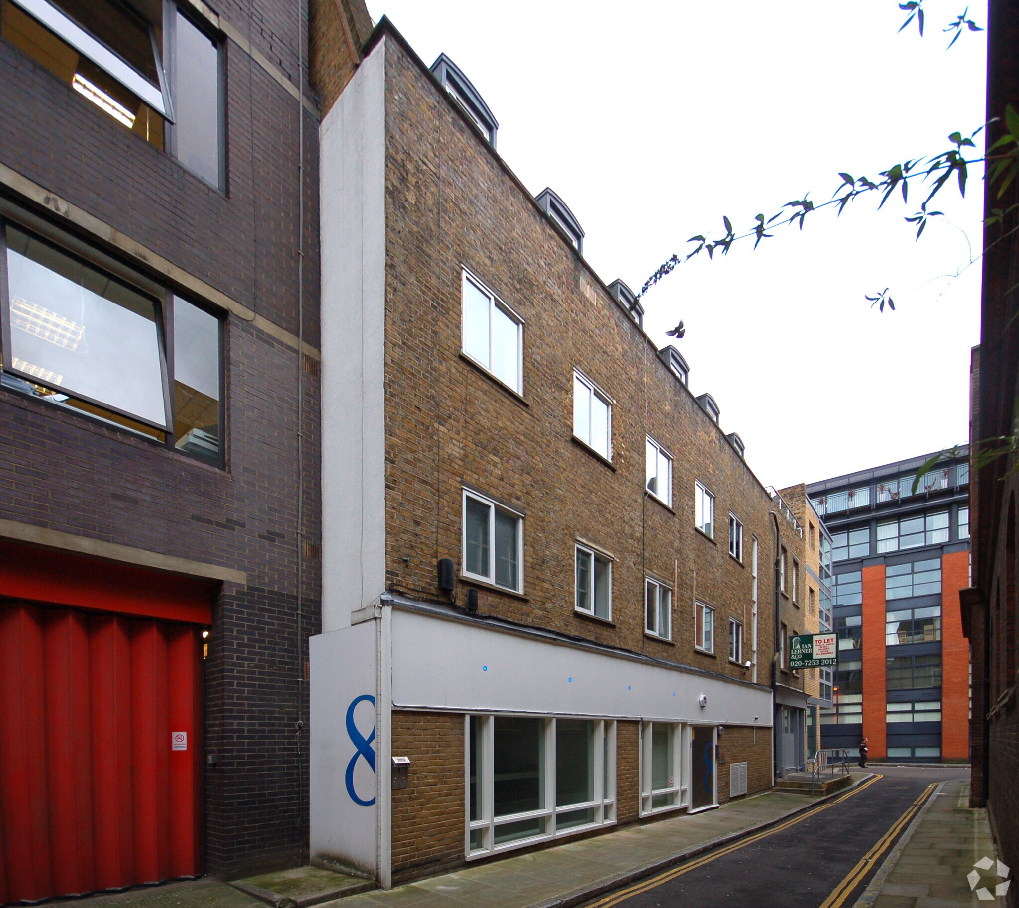 8 Eagle Ct, Londres à louer Photo principale– Image 1 sur 3