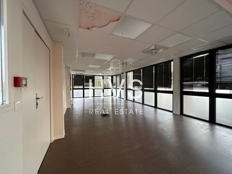 Bureau dans Gardanne à louer - Photo intérieure – Image 3 sur 8