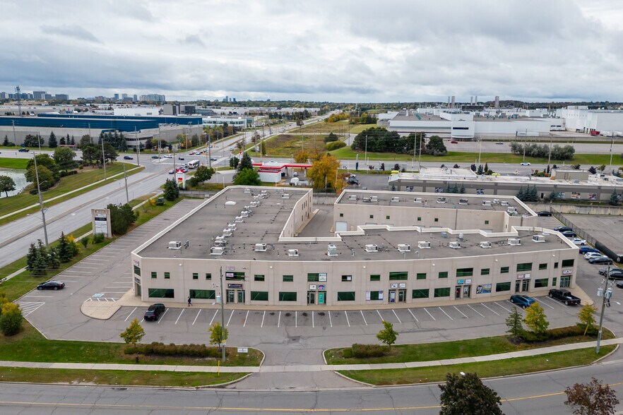 2 Automatic Rd, Brampton, ON à vendre - Aérien – Image 2 sur 11