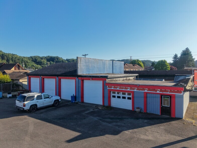 2150 Winchester Ave, Reedsport, OR à vendre - Photo de l’immeuble – Image 2 sur 9