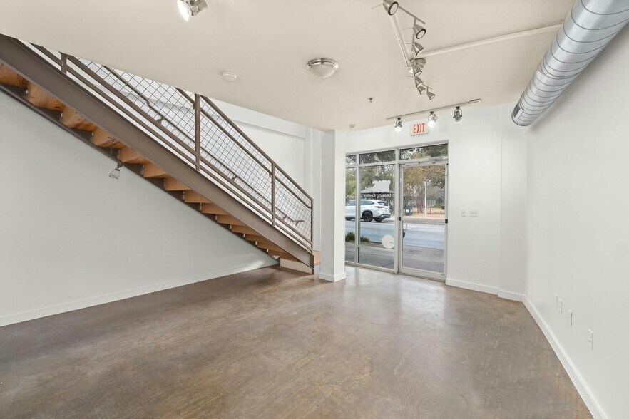 1601 E Cesar Chavez St, Austin, TX à louer - Photo intérieure – Image 2 sur 12