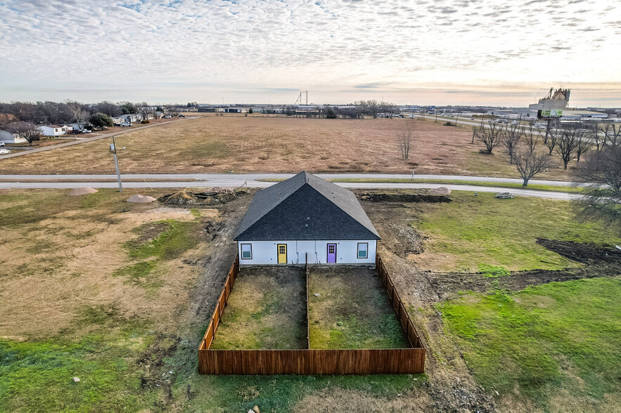 1012 Burnett blvd, Alvarado, TX à vendre - Photo de l’immeuble – Image 2 sur 33