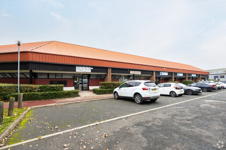 Hornsby Sq, Basildon à louer - Photo principale – Image 1 sur 2
