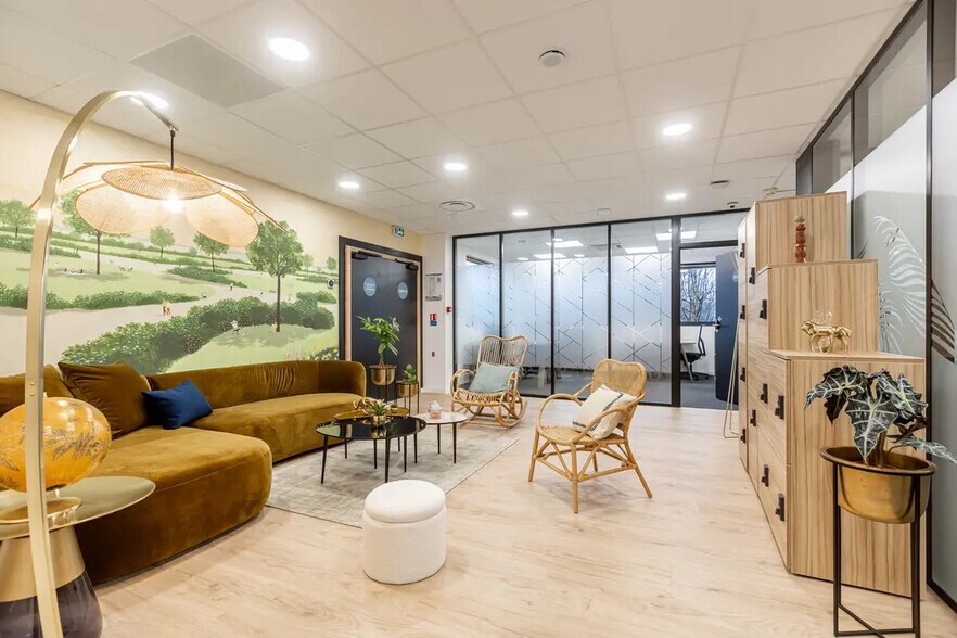6 Rue Blaise Pascal, Élancourt à louer - Photo de l’immeuble – Image 3 sur 13