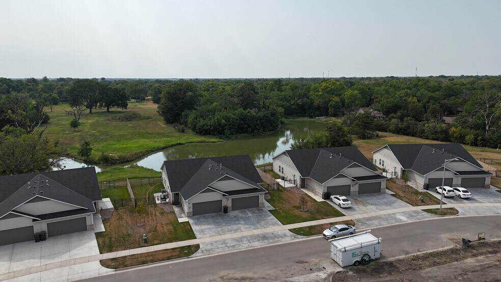 803 S Logan St, Newton, KS à vendre - Photo de l’immeuble – Image 3 sur 8
