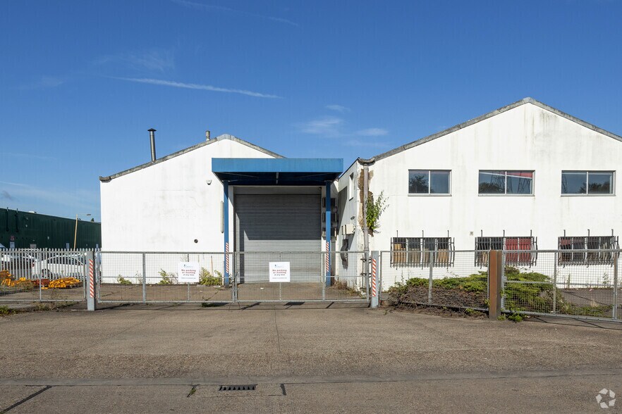 46 Lea Rd, Waltham Abbey à louer - Photo de l’immeuble – Image 2 sur 3