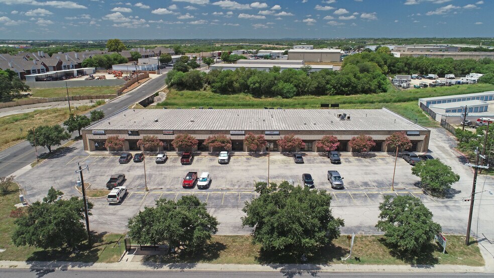 10801-10817 Nacogdoches Rd, San Antonio, TX à louer - Photo de l’immeuble – Image 1 sur 8