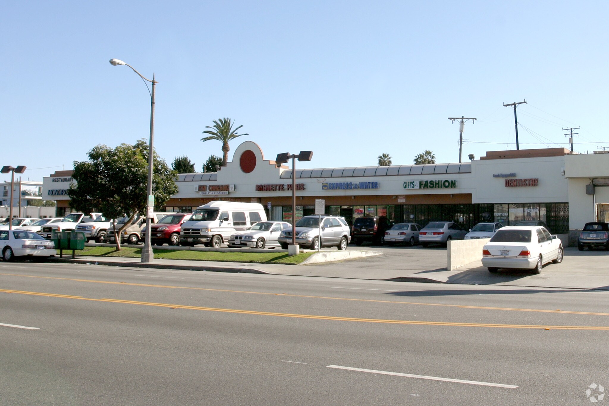 2146-2150 E Anaheim St, Long Beach, CA à louer Photo de l’immeuble– Image 1 sur 5