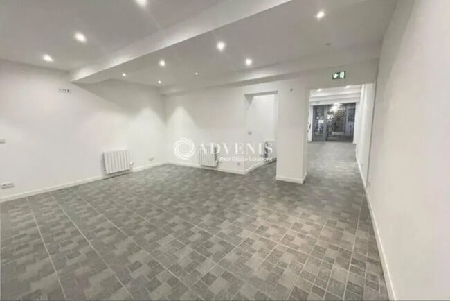 Plus de détails pour Local commercial à louer