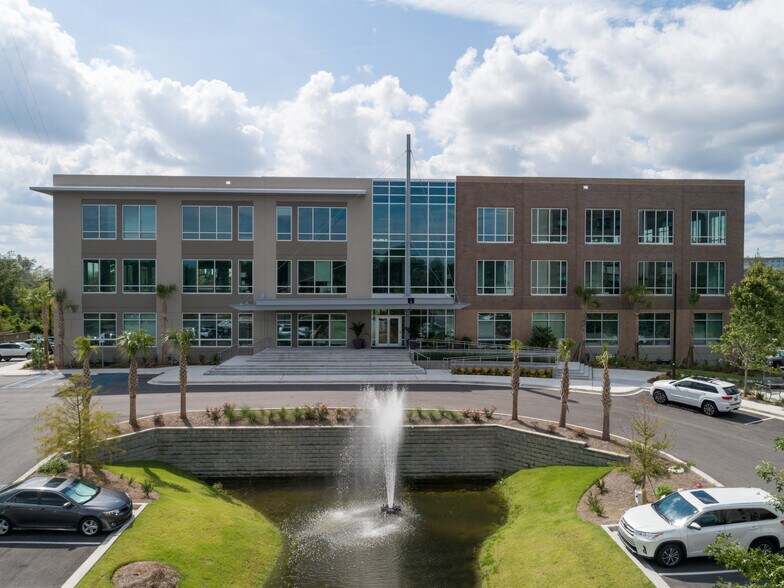 235 Magrath Darby Blvd, Mount Pleasant, SC à louer - Photo de l’immeuble – Image 2 sur 9
