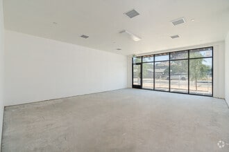 9668 Sunland Blvd, Shadow Hills, CA à louer Photo intérieure– Image 1 sur 1