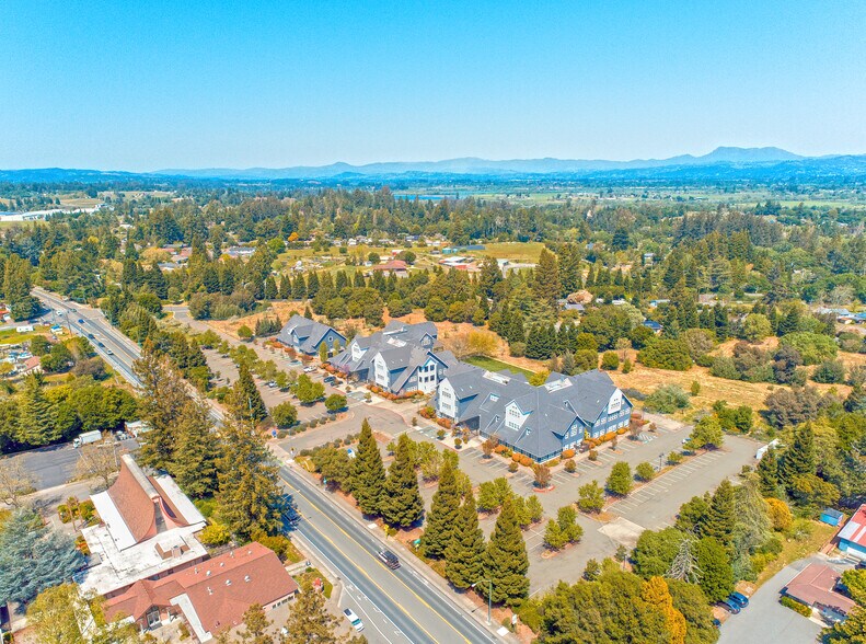 1003 Gravenstein Hwy, Sebastopol, CA à louer - Aérien – Image 1 sur 7