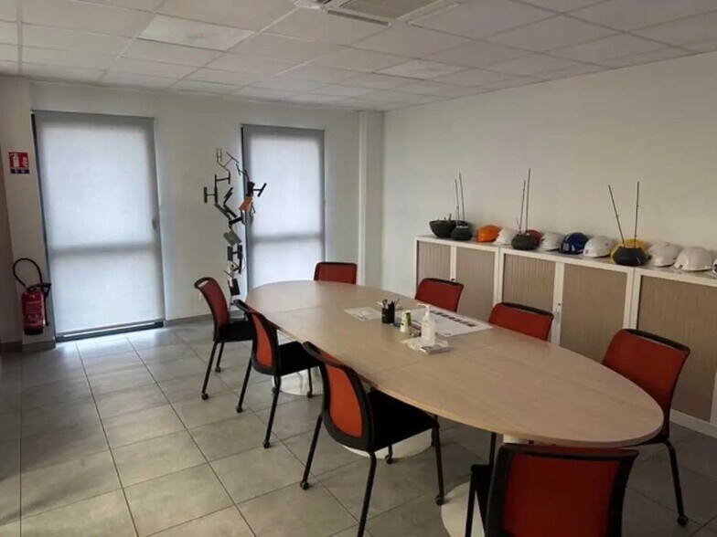 Bureau dans La Boisse à louer - Photo de l’immeuble – Image 3 sur 5