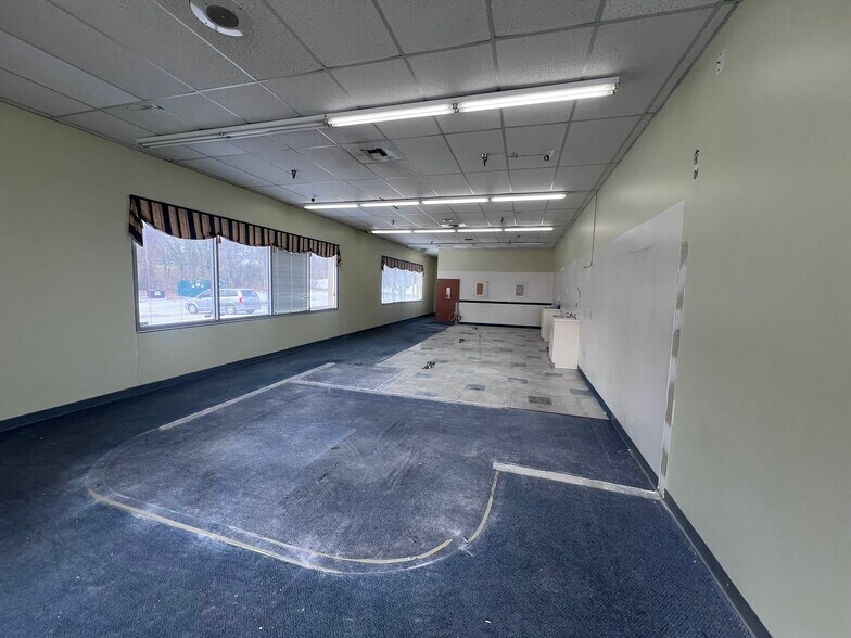 1728 N Rolling Rd, Baltimore, MD à louer - Photo intérieure – Image 2 sur 6