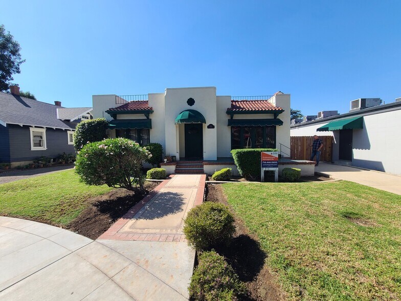 454 S Glassell St, Orange, CA à vendre - Photo de l’immeuble – Image 2 sur 4