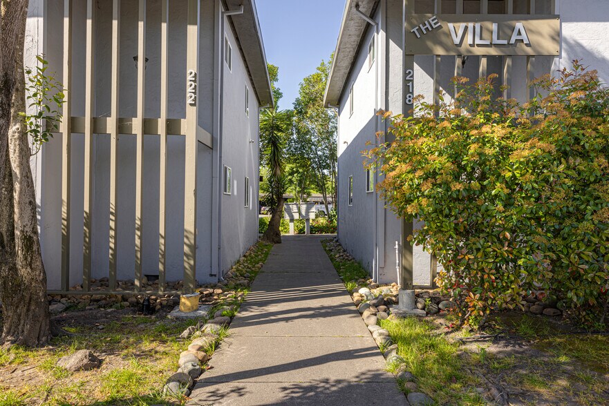 218 Edith St, Petaluma, CA à vendre - Photo de l’immeuble – Image 3 sur 20