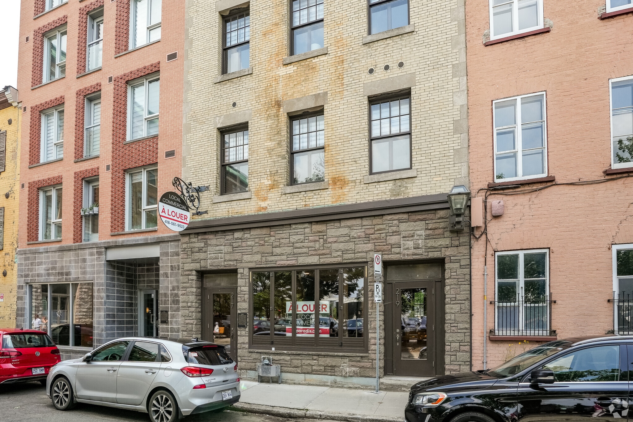 217-219 Rue Saint-Paul, Québec, QC à louer Photo principale– Image 1 sur 3