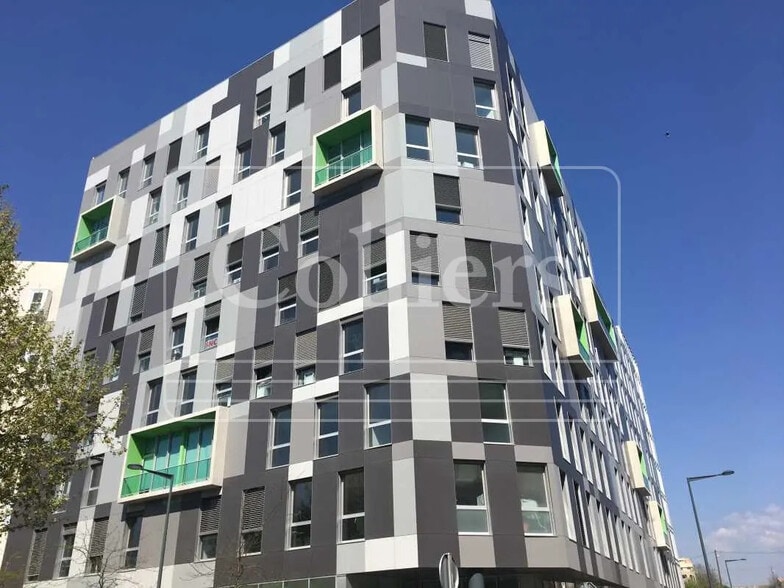 42 Rue De Ruffi, Marseille à louer - Photo de l’immeuble – Image 1 sur 8