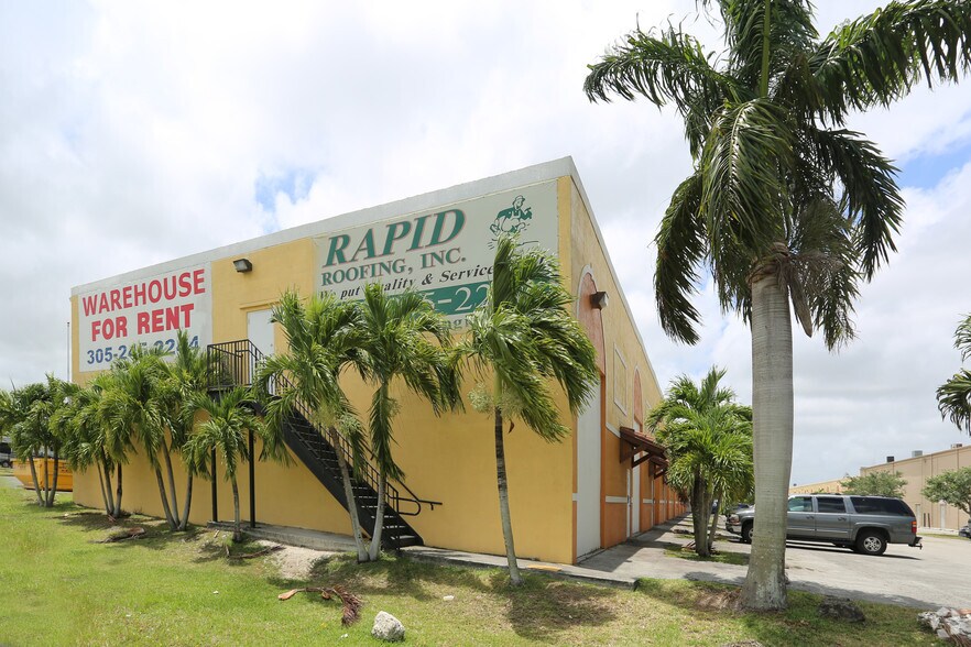 953 NW 3rd Ave, Homestead, FL à louer - Photo de l’immeuble – Image 2 sur 2
