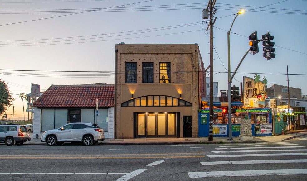 179-181 Culver Blvd, Playa del Rey, CA à vendre - Photo de l’immeuble – Image 1 sur 32