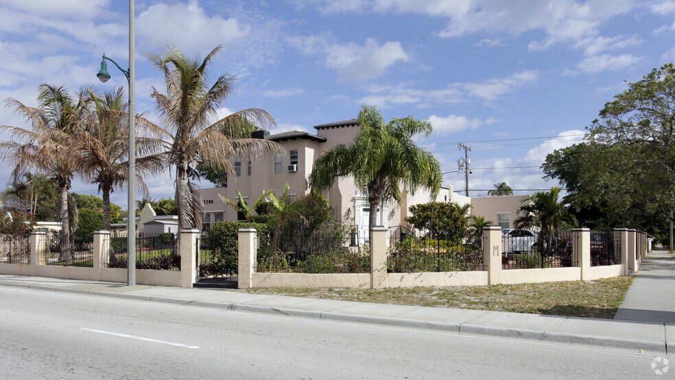 2700 Broadway, West Palm Beach, FL à vendre - Photo de l’immeuble – Image 1 sur 23