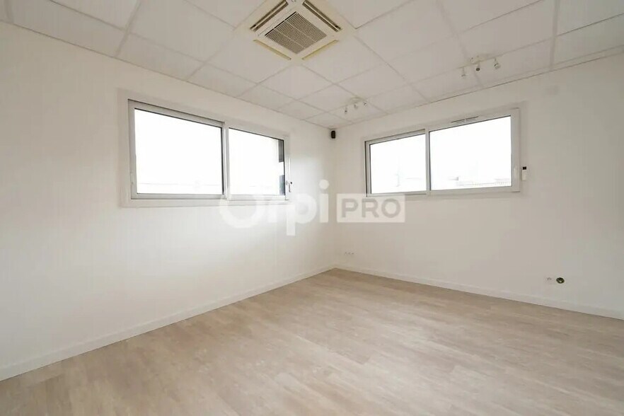 Bureau dans Chaponnay à vendre - Photo intérieure – Image 3 sur 12