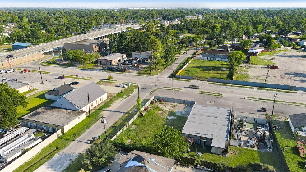 6513 Laura Koppe Rd, Houston, TX à vendre - Photo de l’immeuble – Image 2 sur 8