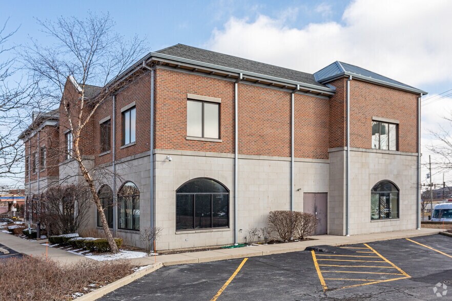 440-442 Milwaukee Ave, Lincolnshire, IL à louer - Photo de l’immeuble – Image 3 sur 6