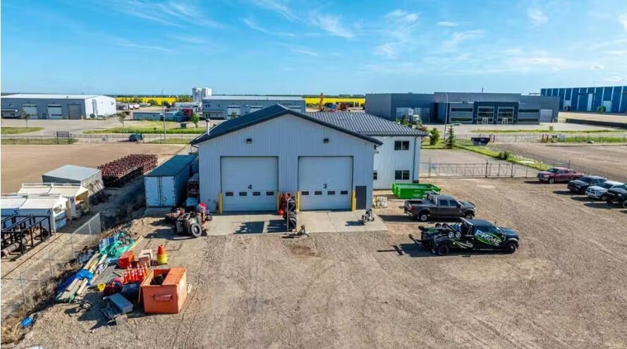 9020 150 Av, Grande Prairie, AB à louer - Photo principale – Image 1 sur 1