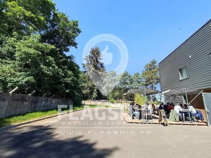 Local commercial dans SAINT-DENIS à louer Photo de l’immeuble– Image 1 sur 10