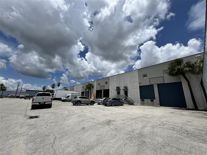 8741-8891 NW 102nd St, Medley, FL à louer Photo intérieure– Image 1 sur 7