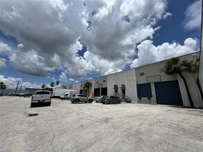8741-8891 NW 102nd St, Medley, FL à louer Photo intérieure– Image 1 sur 7