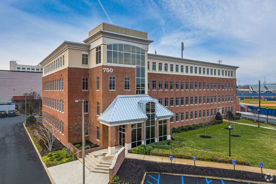 750 Shipyard Dr, Wilmington, DE à louer - Photo de l’immeuble – Image 1 sur 5