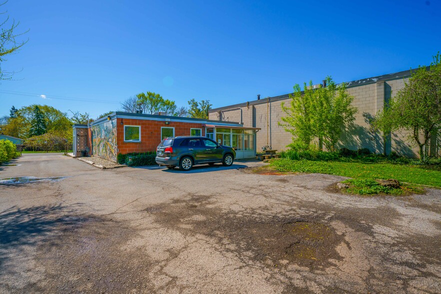 475 Enfield Rd, Burlington, ON à vendre - Photo de l’immeuble – Image 3 sur 30