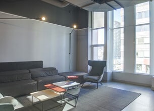903 10th Ave SW, Calgary, AB à louer Photo intérieure– Image 2 sur 5