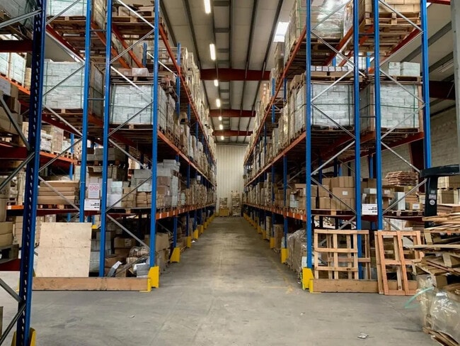 Plus de détails pour Local d’activités à vendre