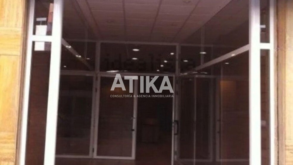 Local commercial dans Ontinyent, Valencia à louer - Hall d’entrée – Image 3 sur 4