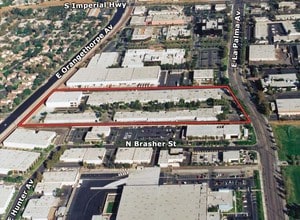 5425-5445 E La Palma Ave, Anaheim, CA - VUE AÉRIENNE  vue de carte