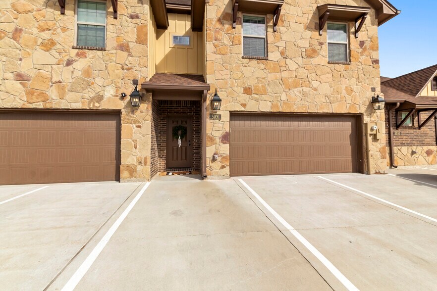 4042 Gunner Trl, College Station, TX à vendre - Photo de l’immeuble – Image 3 sur 37