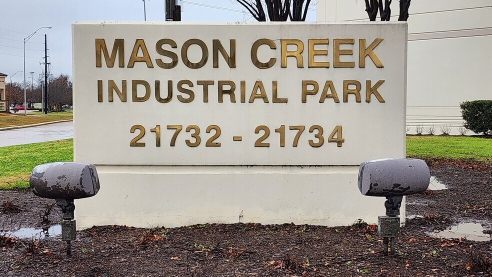 21734 Provincial Blvd, Katy, TX à louer - Photo de l’immeuble – Image 3 sur 13