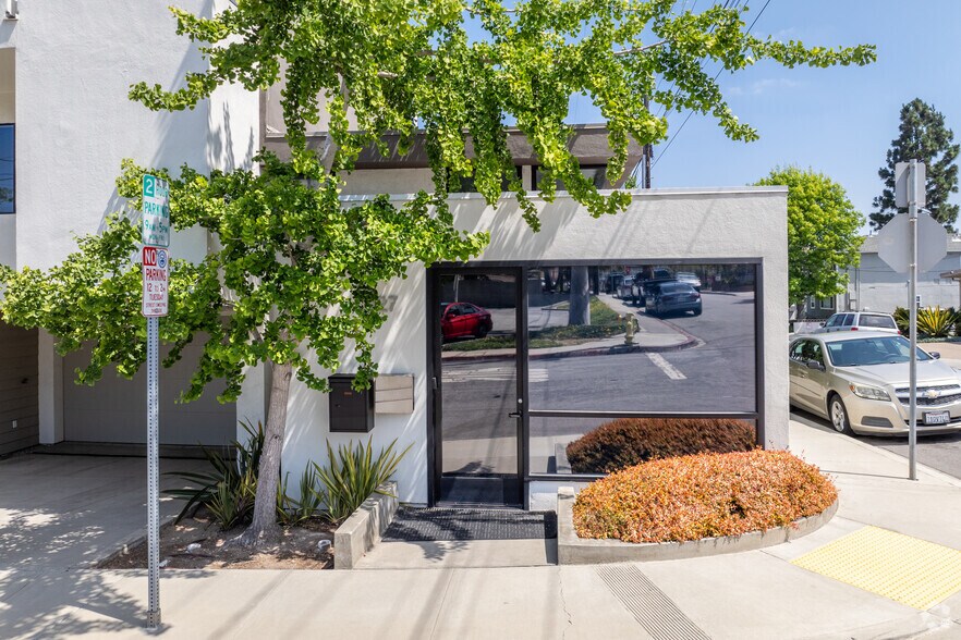 627 Aviation Way, Manhattan Beach, CA à louer - Photo de l’immeuble – Image 1 sur 15