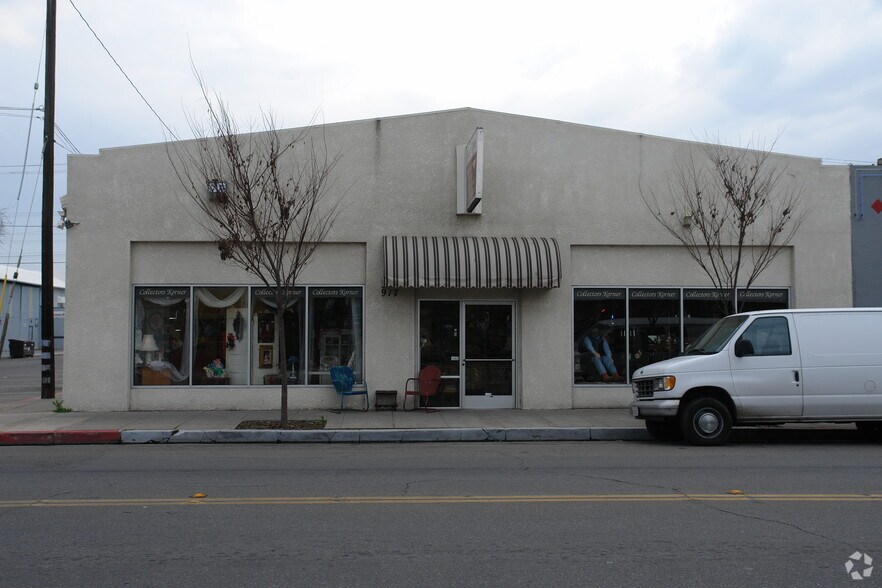 917 E Main St, Visalia, CA à louer - Photo principale – Image 1 sur 2