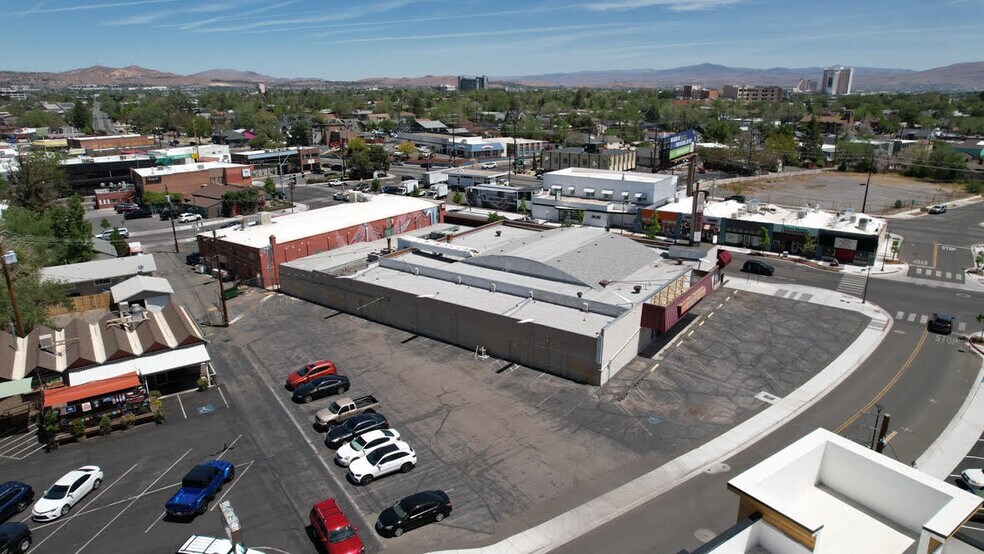 1251 S Virginia St, Reno, NV à vendre - Photo de l’immeuble – Image 2 sur 11
