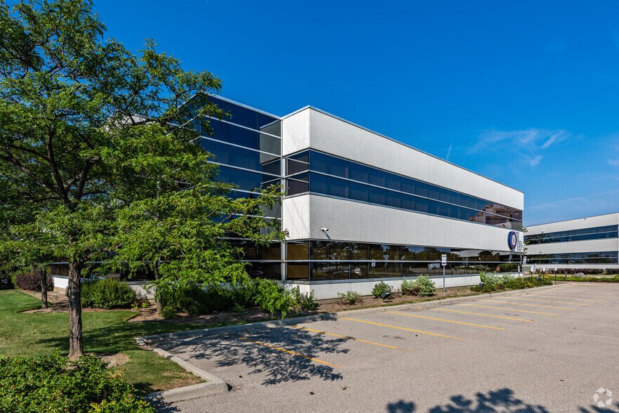 5090 Commerce Blvd, Mississauga, ON à louer - Photo de l’immeuble – Image 2 sur 2