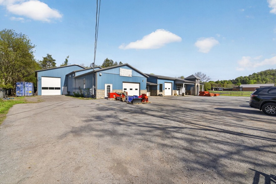 8 State Route 31, Jordan, NY à vendre - Photo de l’immeuble – Image 3 sur 55