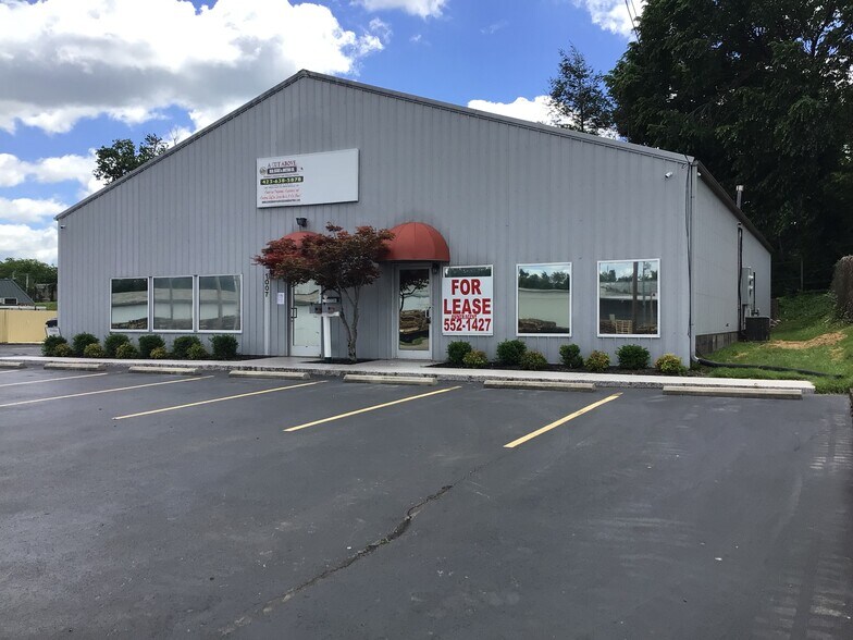 1007 W Main St, Greeneville, TN à louer - Photo de l’immeuble – Image 1 sur 4